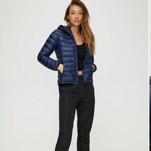 Aritzia • Tna Botanie Packable Puffer